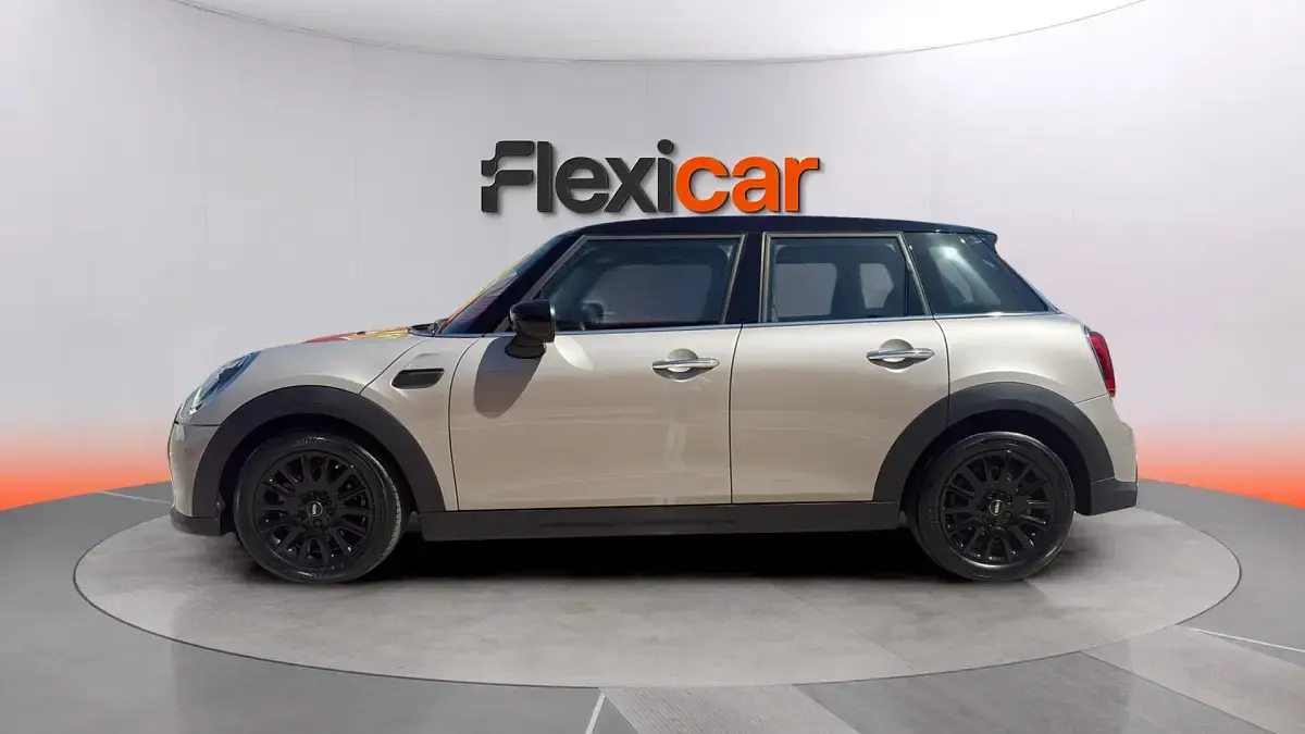 Usado Mini Cooper 136 CV (100 kW) 2024 Gris Utilitario