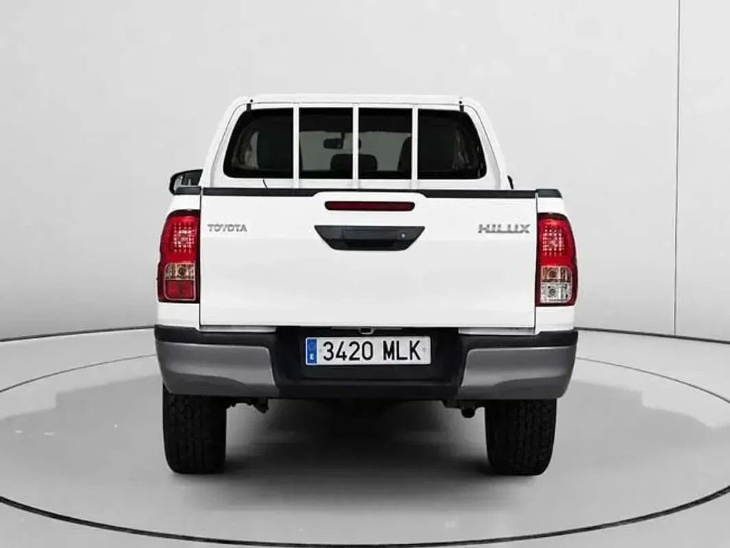 Usado Toyota HiLux 144 CV (105 kW) 2023 Blanco Pickup/Camioneta
