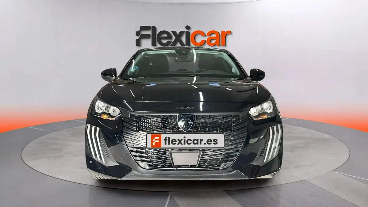 Usado Peugeot 208 Allure 101 CV (74 kW) 2025 Negro Utilitario