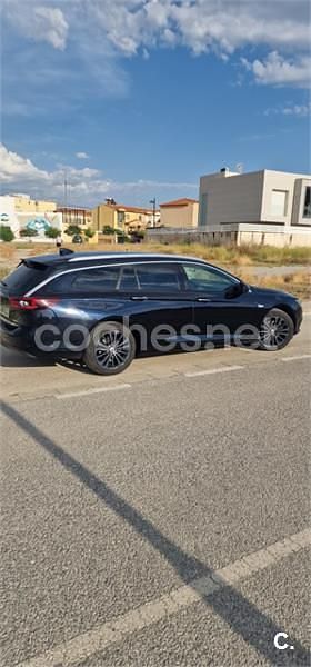 Usado Opel Insignia Country Tourer 170 CV (125 kW) 2018 Negro Familiar