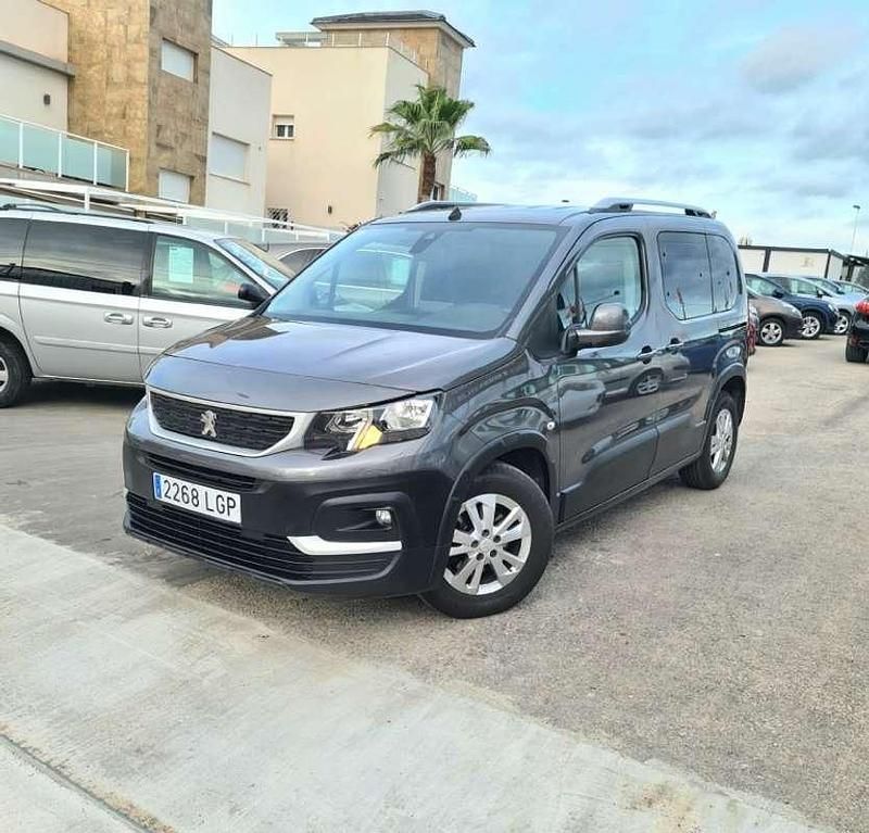 Usado Peugeot Rifter Active 131 CV (96 kW) 2020 Gris Monovolumen