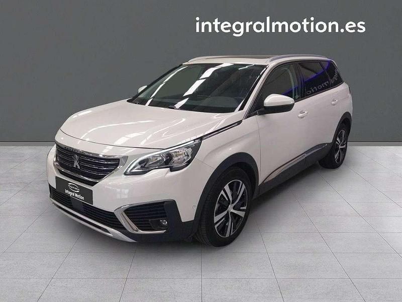 Blanco Usado 2019 Peugeot 5008 GT-line Monovolumen | 22.900 € (Un poco caro) - Imagen 1/4