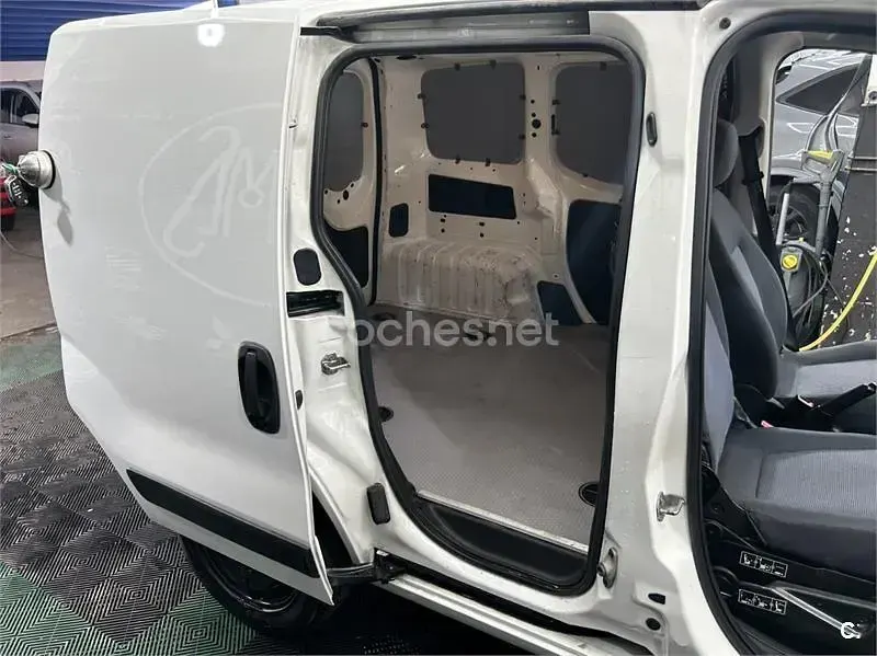 Usado Peugeot Bipper Access 75 CV (55 kW) 2011 Blanco Monovolumen