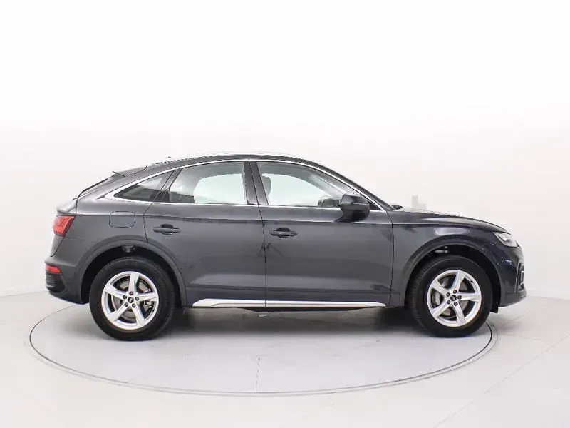 Usado Audi Q5 Sportback Advanced Plus 299 CV (219 kW) 2025 Gris / plata SUV