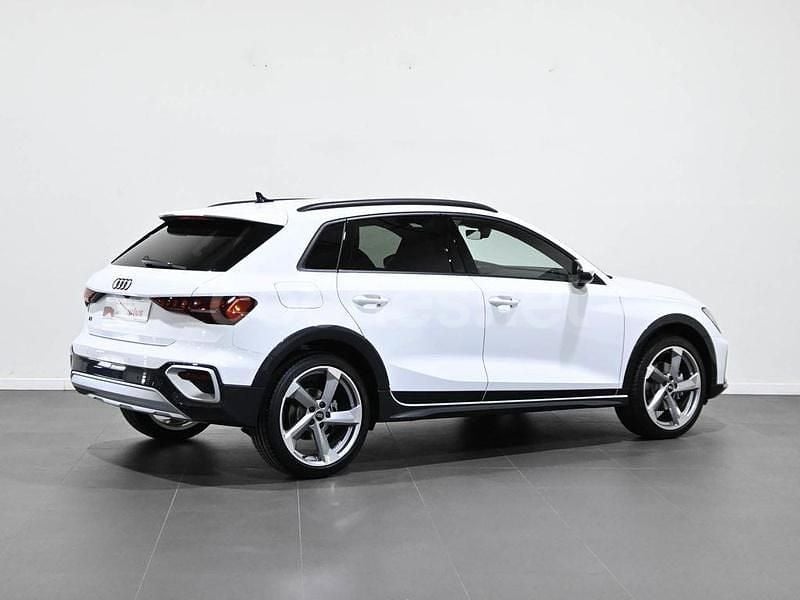 Usado Audi A3 Ambiente 150 CV (110 kW) 2025 Blanco Berlina