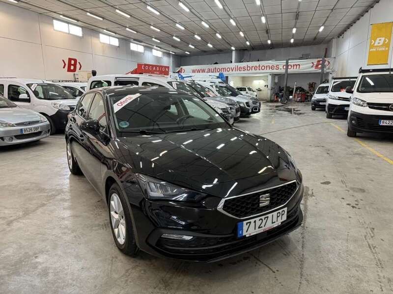 Negro Usado 2021 Seat Leon Reference Utilitario | 16.500 € (Precio justo) - Imagen 1/4