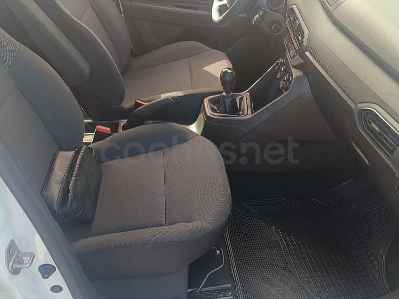 Usado Dacia Sandero Acces 67 CV (49 kW) 2022 Blanco Berlina