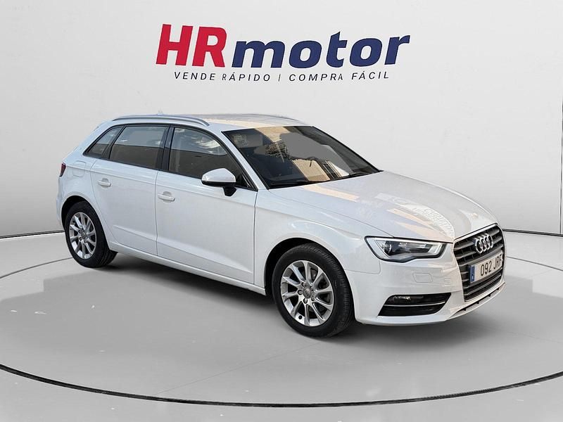 Blanco Usado 2016 Audi A3 Attraction Utilitario | 15.850 € (Precio justo) - Imagen 1/4
