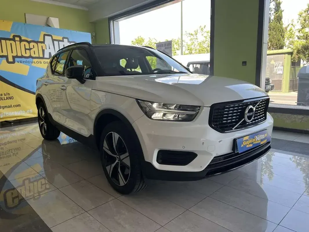 Usado Volvo XC40 R-Design 211 CV (155 kW) 2022 Blanco SUV