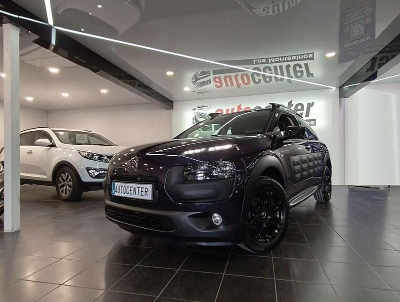 Usado Citroën C4 Cactus Feel 92 CV (67 kW) 2015 Azul Utilitario