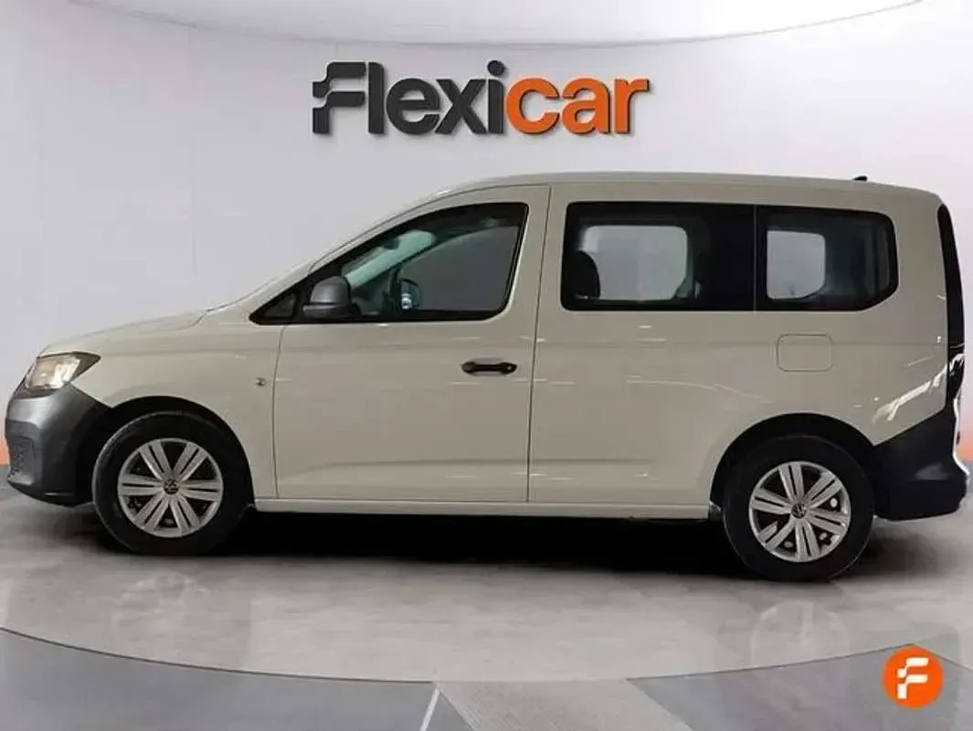 Usado VW Caddy 102 CV (75 kW) 2023 Blanco Monovolumen