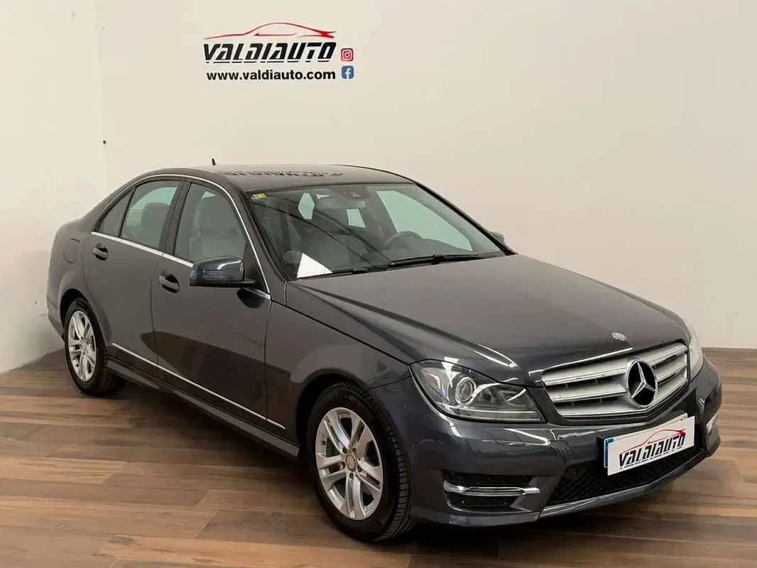 Usado Mercedes C220 Avantgarde 170 CV (125 kW) 2013 Gris Berlina