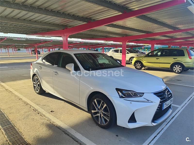 Usado Lexus IS300h Executive Line 223 CV (164 kW) 2018 Blanco Berlina