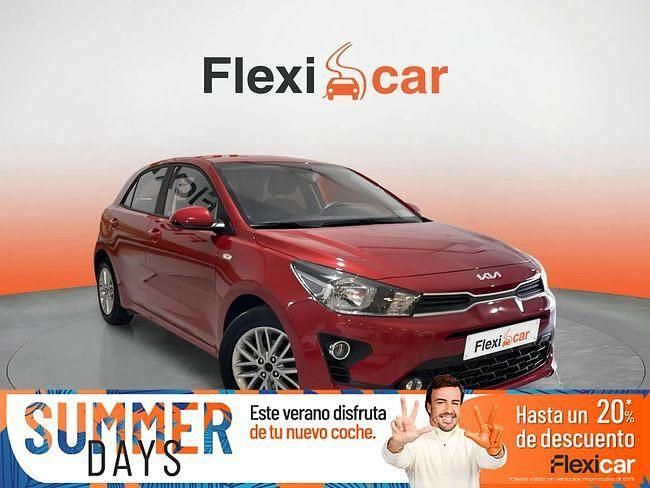 Usado Kia Rio 84 CV (61 kW) 2022 Rojo Berlina