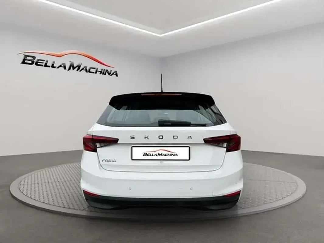 Usado Skoda Fabia Essence 80 CV (58 kW) 2025 Blanco Utilitario