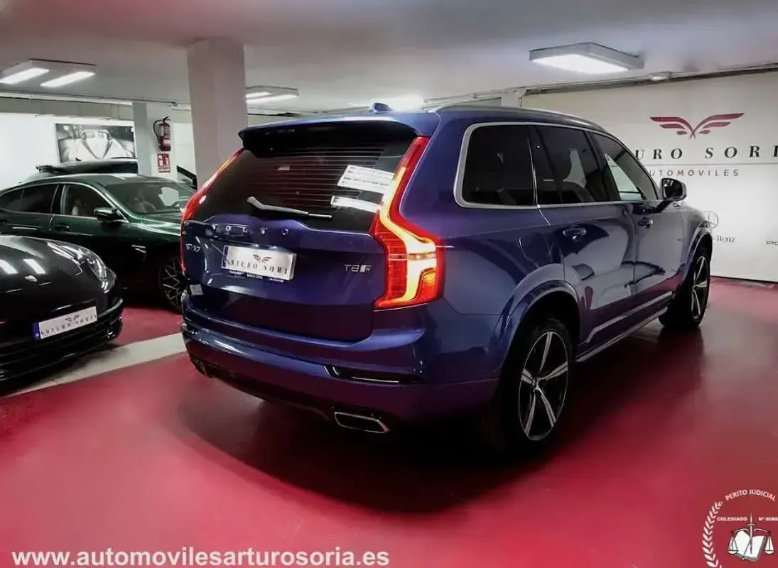 Usado Volvo XC90 R-Design 400 CV (294 kW) 2018 Azul SUV