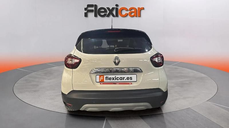 Usado Renault Captur Zen 131 CV (96 kW) 2019 Beige SUV