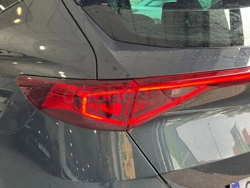 Usado Cupra Formentor 204 CV (150 kW) 2022 Gris / plata SUV