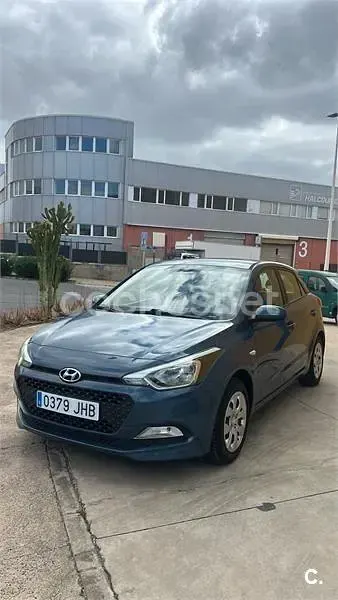 Usado Hyundai i20 84 CV (61 kW) 2015 Azul Berlina