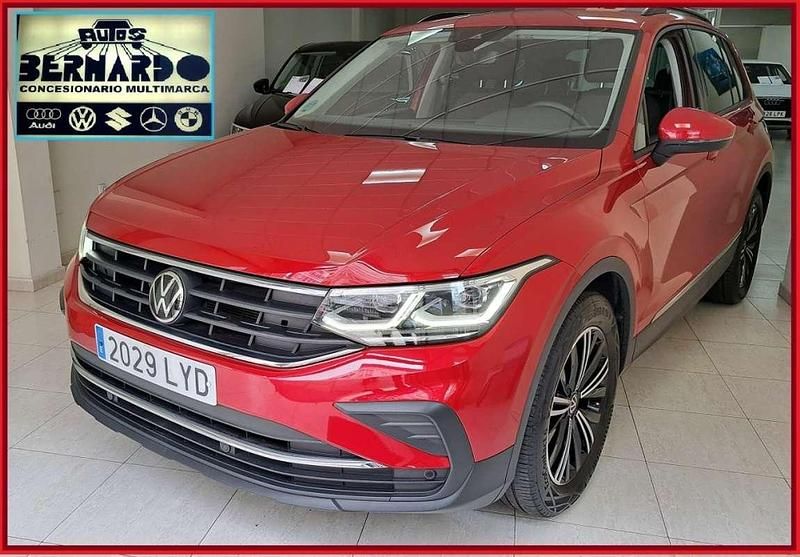 Rojo Usado 2022 VW Tiguan Life SUV | 26.500 € (Precio justo) - Imagen 1/4