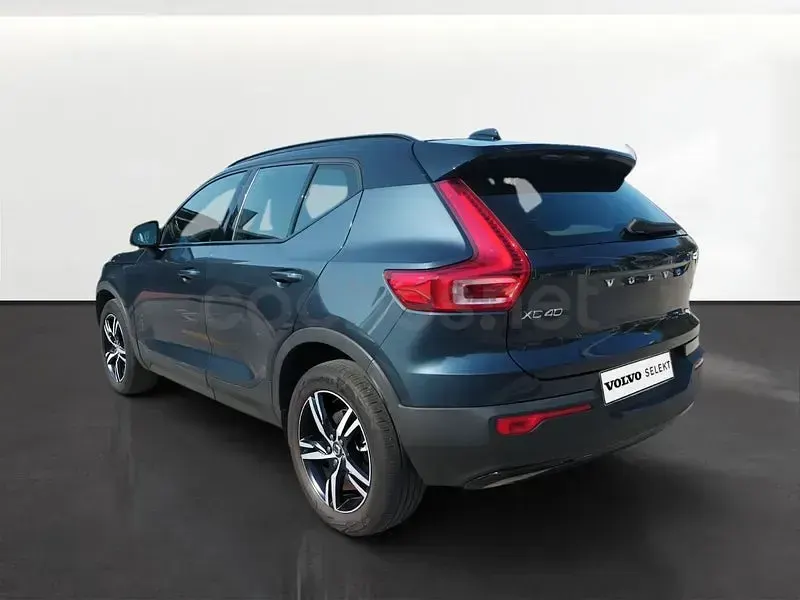 Usado Volvo XC40 Plus 163 CV (119 kW) 2022 Azul SUV