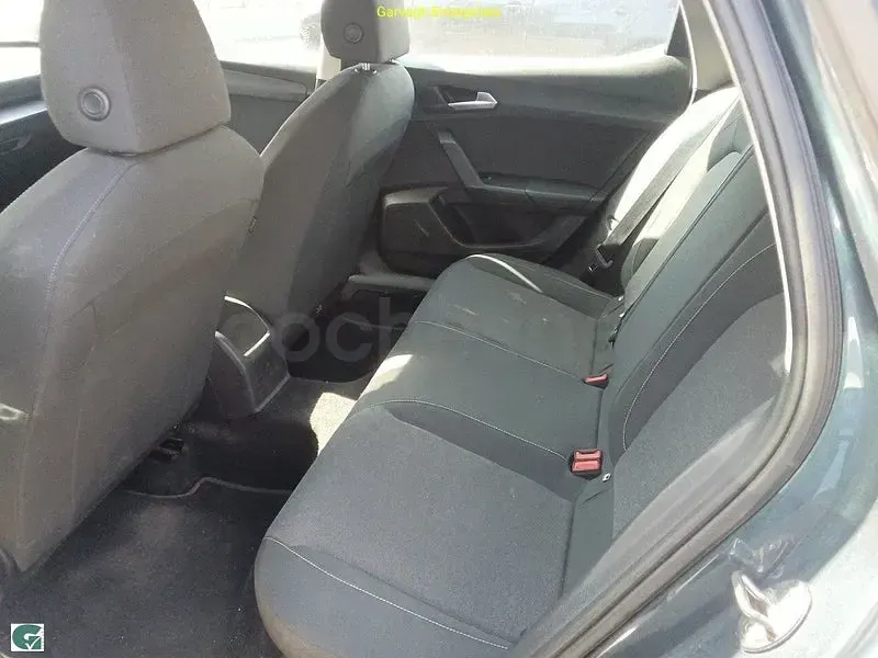 Usado Seat Leon Reference 115 CV (84 kW) 2022 Azul Berlina