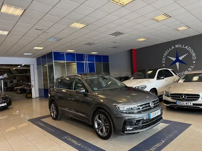 Usado VW Tiguan Sportline 190 CV (139 kW) 2017 Gris / plata SUV