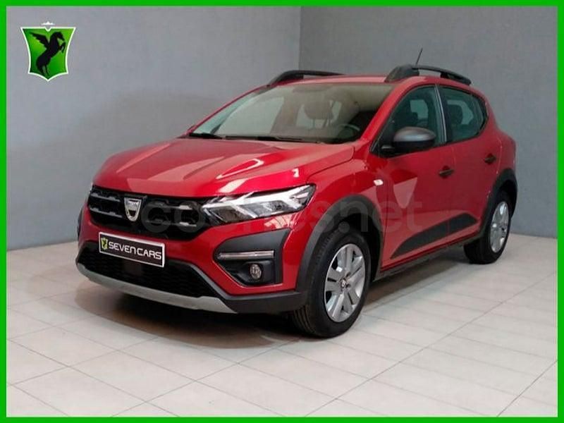 Usado Dacia Sandero Essentiel 100 CV (73 kW) 2021 Granate Berlina