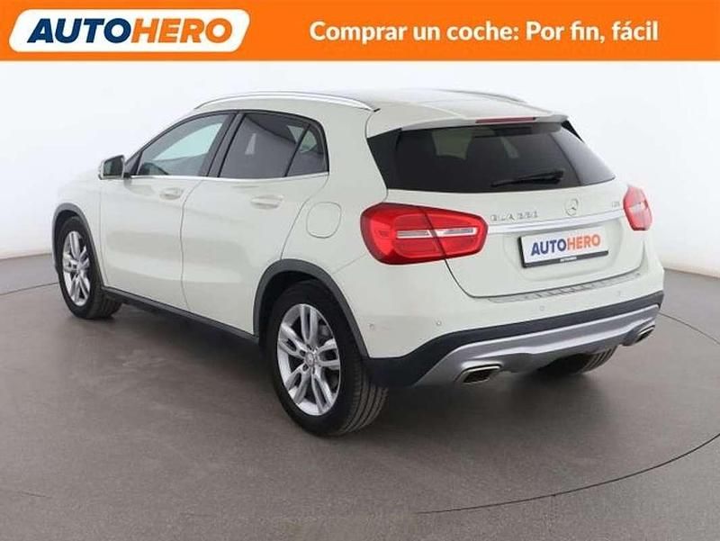 Usado Mercedes GLA220 Urban 177 CV (130 kW) 2014 Blanco SUV