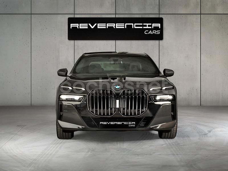 Usado BMW 740 Comfort Edition 299 CV (219 kW) 2024 Gris / plata Berlina