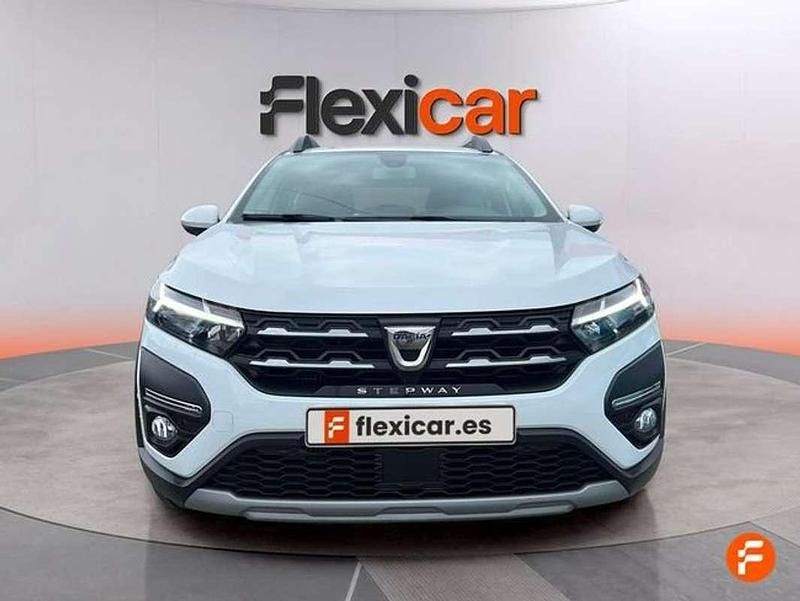 Usado Dacia Sandero Comfort 91 CV (66 kW) 2022 Blanco Utilitario