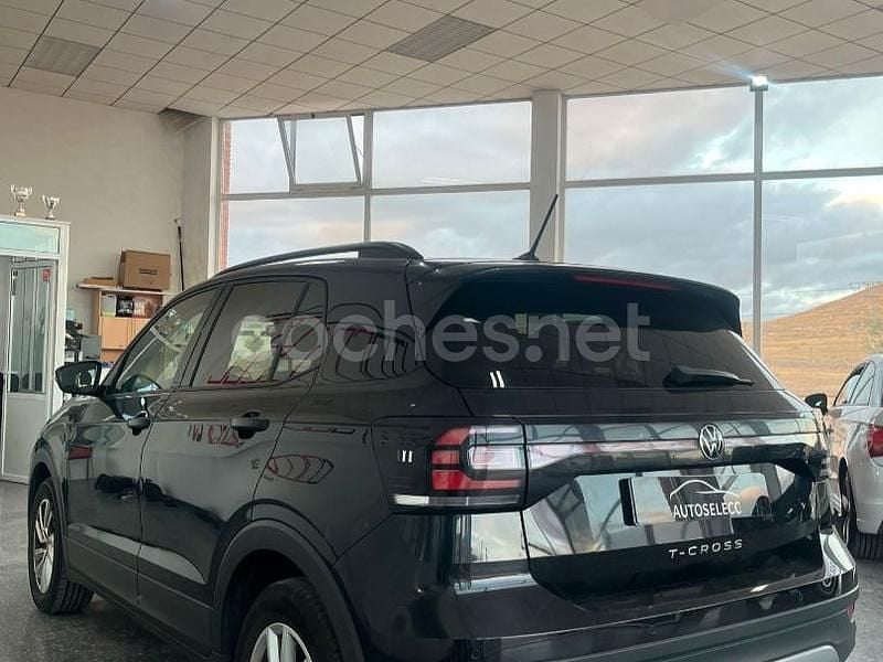 Usado VW T-Cross Advance 110 CV (80 kW) 2022 Negro SUV
