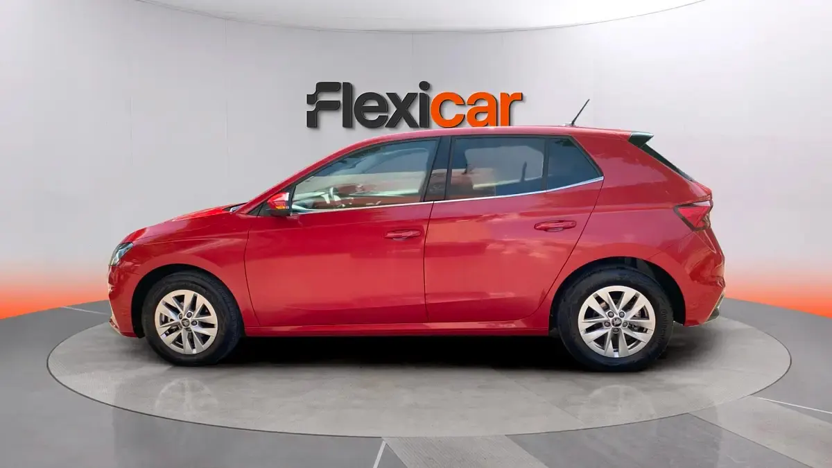 Usado Skoda Fabia Selection 95 CV (69 kW) 2025 Rojo Utilitario