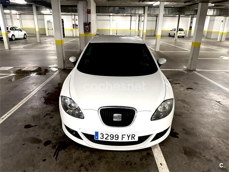 Usado Seat Leon Sport 105 CV (77 kW) 2008 Blanco Utilitario