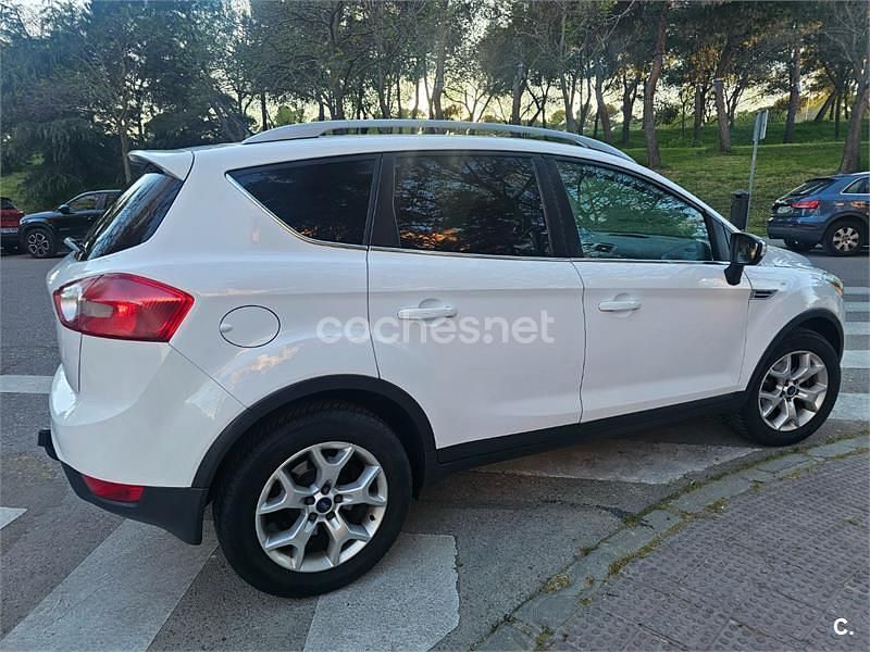 Usado Ford Kuga Titanium 136 CV (100 kW) 2011 Blanco SUV