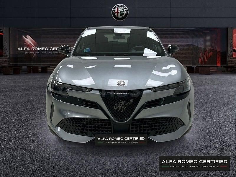 Usado Alfa Romeo Junior 145 CV (106 kW) 2025 Gris / plata SUV