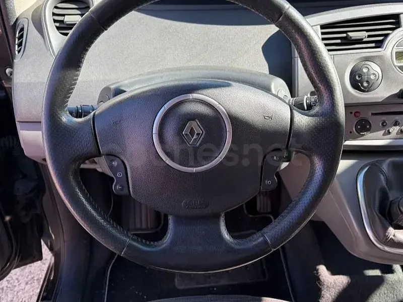 Usado Renault Scénic Privilege 105 CV (77 kW) 2007 Negro Monovolumen
