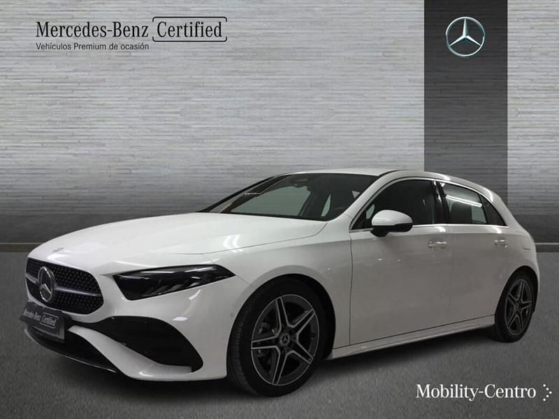 Usado Mercedes A180 AMG line 116 CV (85 kW) 2024 Blanco polar Utilitario