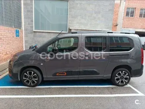 Usado Citroën Berlingo 130 CV (95 kW) 2020 Gris / plata Monovolumen