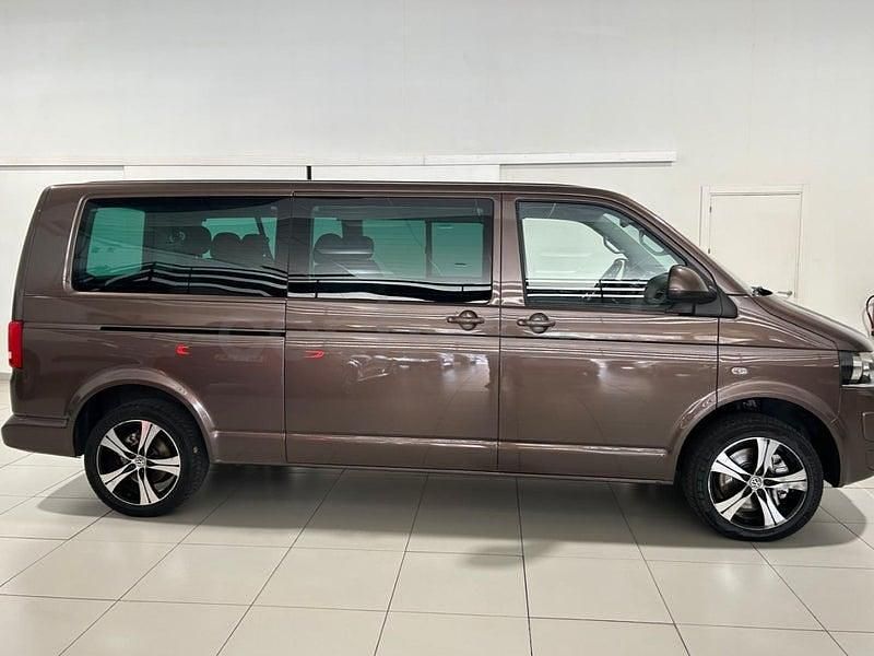 Usado VW Caravelle Comfortline 180 CV (132 kW) 2010 Marrón Monovolumen