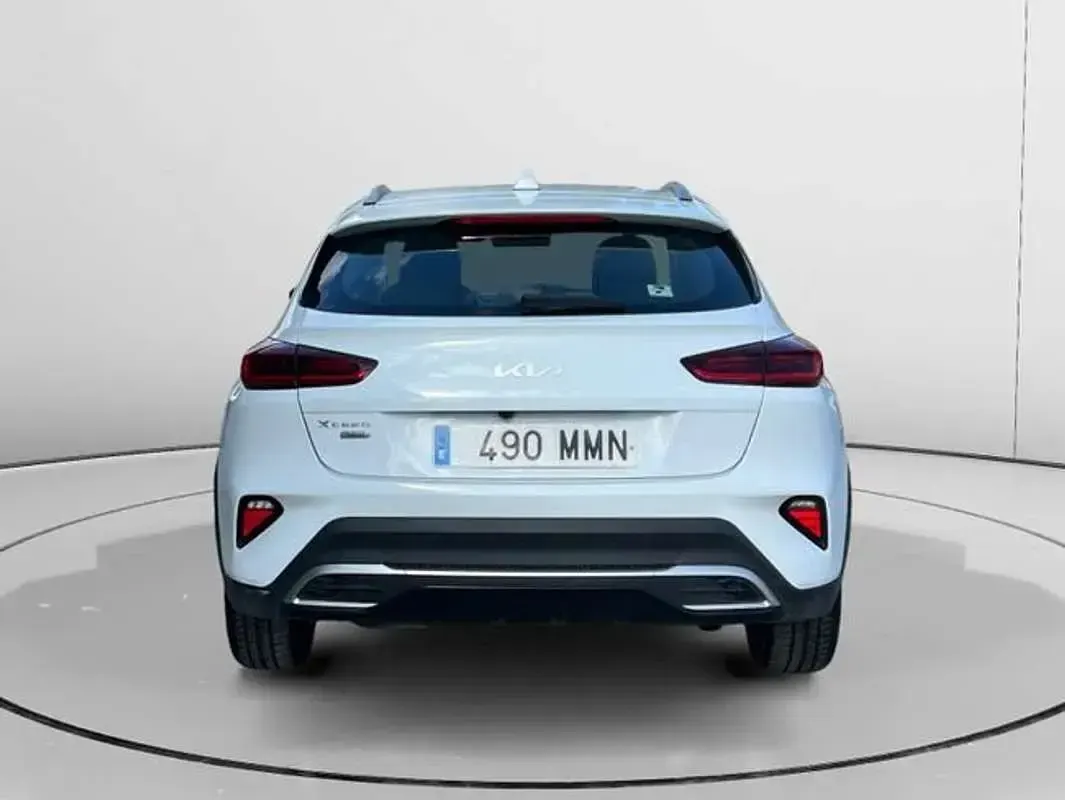Usado Kia XCeed 136 CV (100 kW) 2024 Blanco SUV