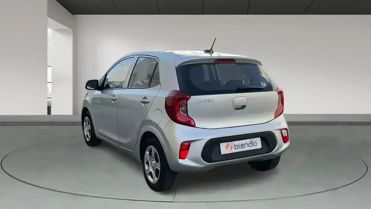 Usado Kia Picanto 67 CV (49 kW) 2024 Gris Utilitario