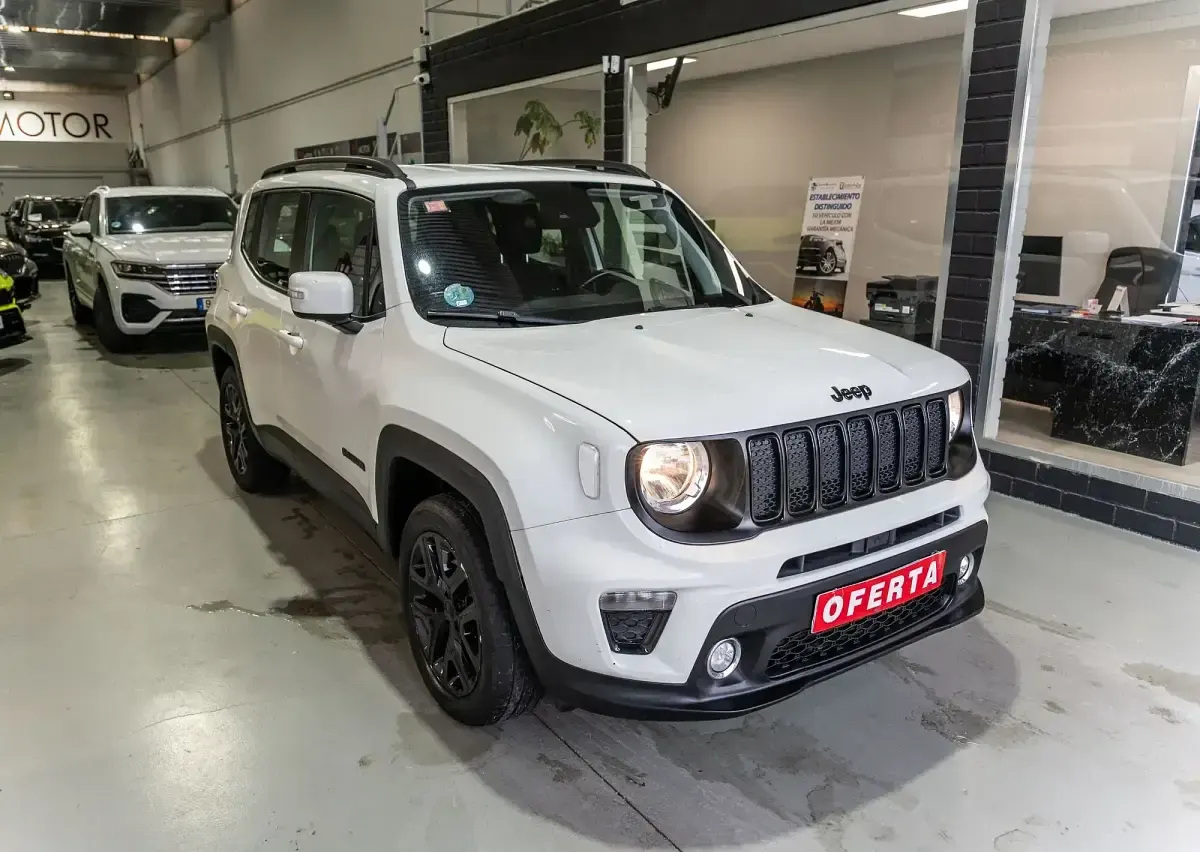 Usado Jeep Renegade Night Eagle 140 CV (102 kW) 2019 Blanco SUV