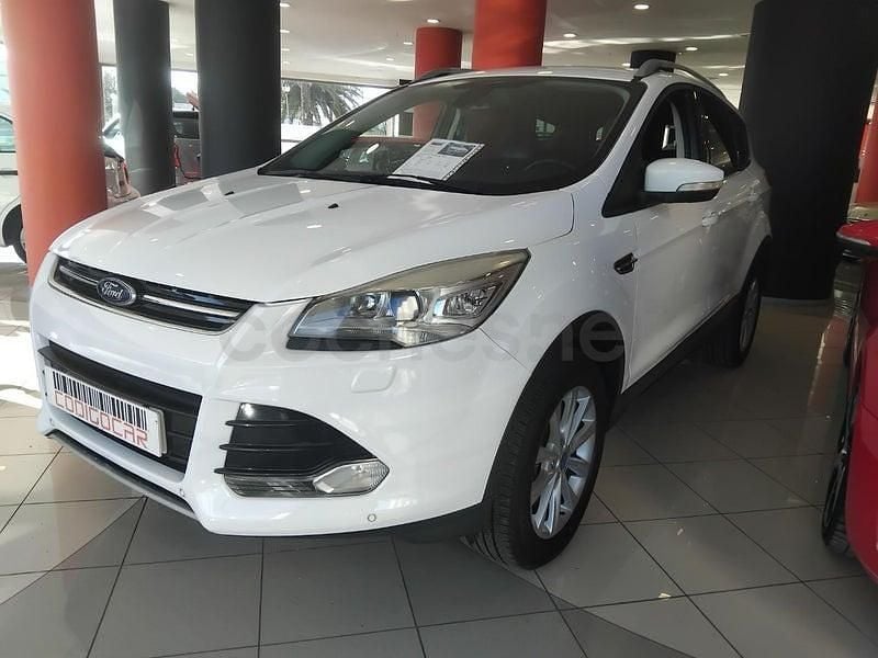 Usado Ford Kuga Trend 120 CV (88 kW) 2014 Blanco SUV