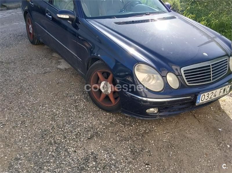 Usado Mercedes E320 Avantgarde 204 CV (150 kW) 2003 Azul Berlina