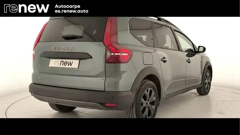 Usado Dacia Jogger Extreme 140 CV (102 kW) 2025 Verde Monovolumen
