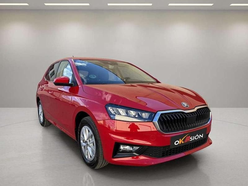 Rojo Usado 2025 Skoda Fabia Selection Utilitario | 18.890 € (Precio justo) - Imagen 1/4