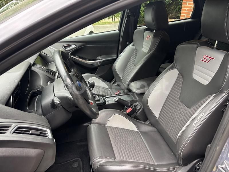 Usado Ford Focus ST 185 CV (136 kW) 2015 Gris / plata Berlina