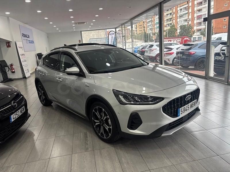 Usado Ford Focus Active 155 CV (114 kW) 2022 Gris / plata Berlina