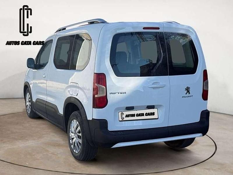 Usado Peugeot Rifter Allure 100 CV (73 kW) 2019 Blanco Monovolumen